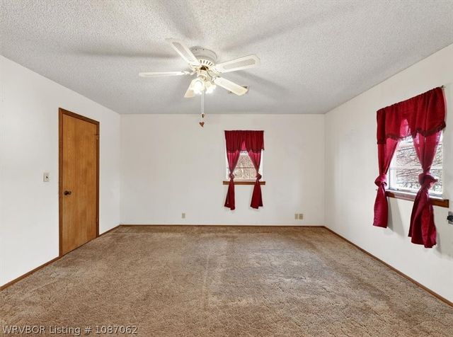 901 Reynolds Avenue, Poteau, OK 74953