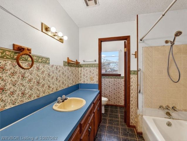 901 Reynolds Avenue, Poteau, OK 74953