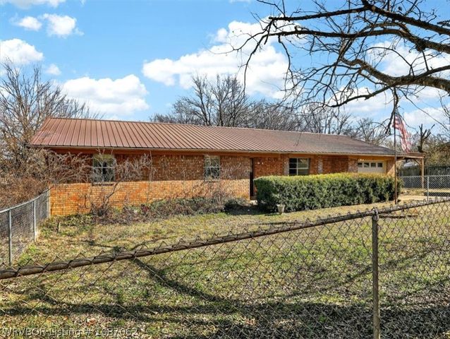 901 Reynolds Avenue, Poteau, OK 74953