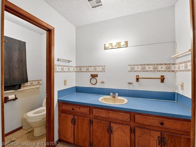 901 Reynolds Avenue, Poteau, OK 74953