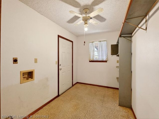 901 Reynolds Avenue, Poteau, OK 74953