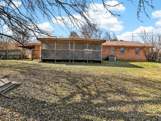 901 Reynolds Avenue, Poteau, OK 74953