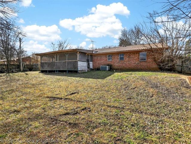 901 Reynolds Avenue, Poteau, OK 74953