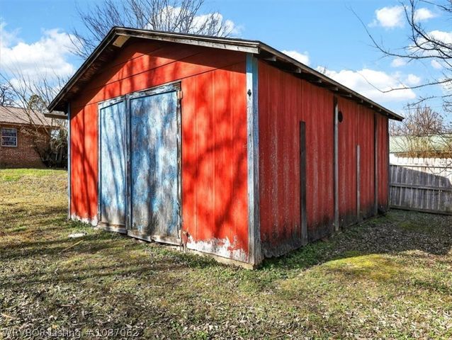 901 Reynolds Avenue, Poteau, OK 74953