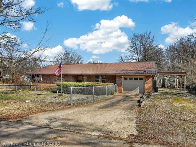 901 Reynolds Avenue, Poteau, OK 74953