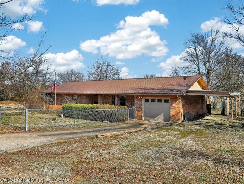 901 Reynolds Avenue, Poteau, OK 74953