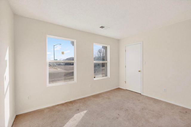 8931 Dakota Ridge Road SW, Albuquerque, NM 87121