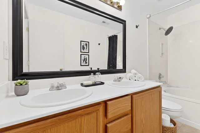 8931 Dakota Ridge Road SW, Albuquerque, NM 87121