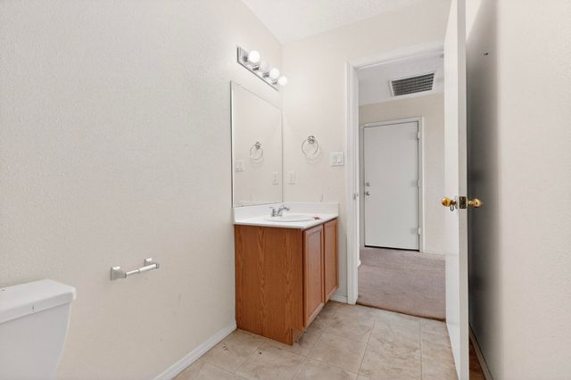 8931 Dakota Ridge Road SW, Albuquerque, NM 87121