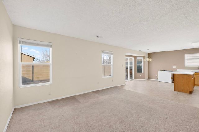 8931 Dakota Ridge Road SW, Albuquerque, NM 87121