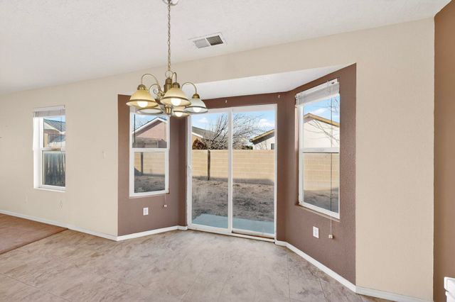 8931 Dakota Ridge Road SW, Albuquerque, NM 87121