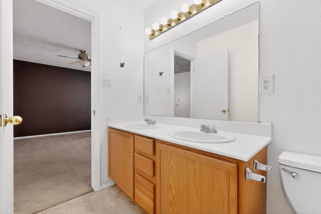 8931 Dakota Ridge Road SW, Albuquerque, NM 87121