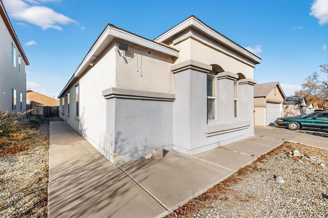 8931 Dakota Ridge Road SW, Albuquerque, NM 87121