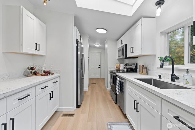 36935 4th Avenue SW, Federal Way, WA 98023