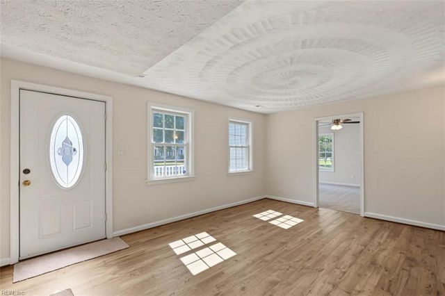 637 74th ST, Newport News, VA 23605