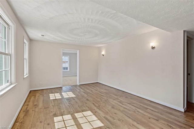 637 74th ST, Newport News, VA 23605
