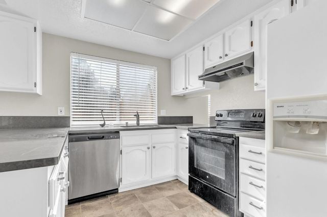 3046 Bridgeford Dr, Sacramento, CA 95833