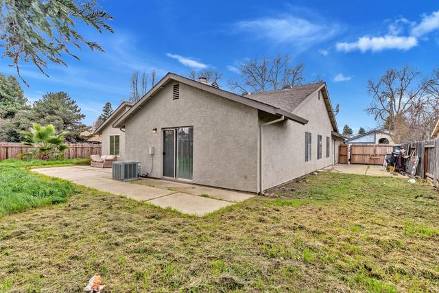 3046 Bridgeford Dr, Sacramento, CA 95833