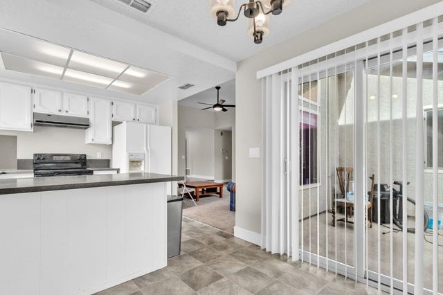 3046 Bridgeford Dr, Sacramento, CA 95833