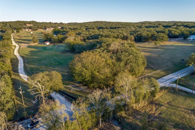 492 Prairie Grove Road, Valley View, TX 76272