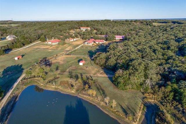 492 Prairie Grove Road, Valley View, TX 76272