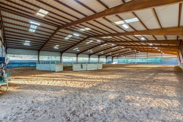 492 Prairie Grove Road, Valley View, TX 76272