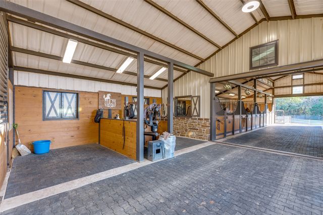 492 Prairie Grove Road, Valley View, TX 76272