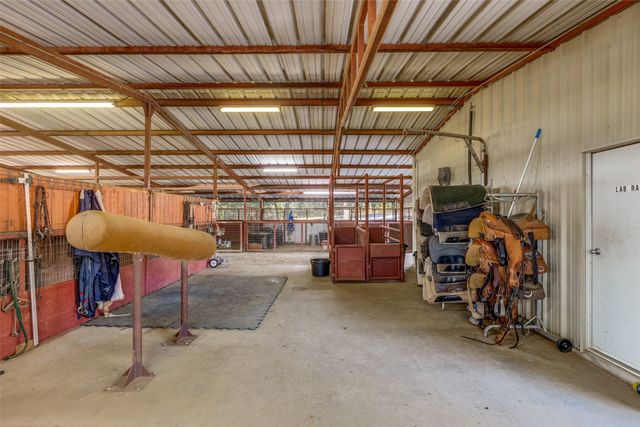 492 Prairie Grove Road, Valley View, TX 76272
