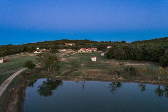 492 Prairie Grove Road, Valley View, TX 76272