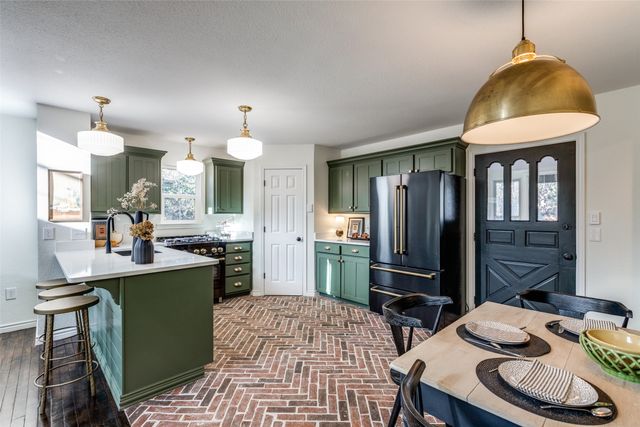 492 Prairie Grove Road, Valley View, TX 76272