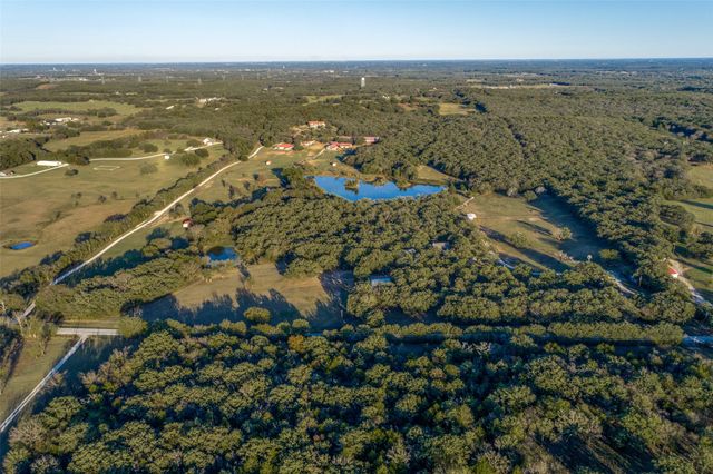 492 Prairie Grove Road, Valley View, TX 76272