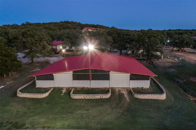 492 Prairie Grove Road, Valley View, TX 76272