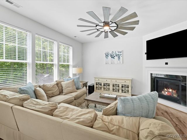 6706 Alabaster Ln, North Chesterfield, VA 23234