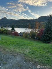 18576 Mason Circle, Mount Vernon, WA 98274