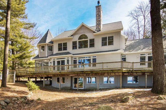 410 Golden Beach Drive, Kewadin, MI 49648