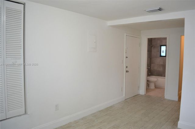1037 SW 4th St 4, Miami, FL 33130