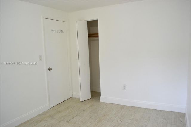 1037 SW 4th St 4, Miami, FL 33130