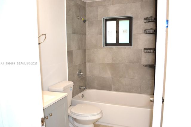 1037 SW 4th St 4, Miami, FL 33130