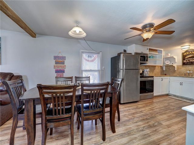 1139 S Houston St, Aransas Pass, TX 78336