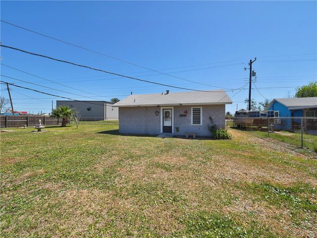 1139 S Houston St, Aransas Pass, TX 78336