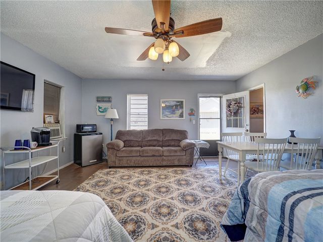 1139 S Houston St, Aransas Pass, TX 78336