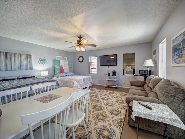 1139 S Houston St, Aransas Pass, TX 78336