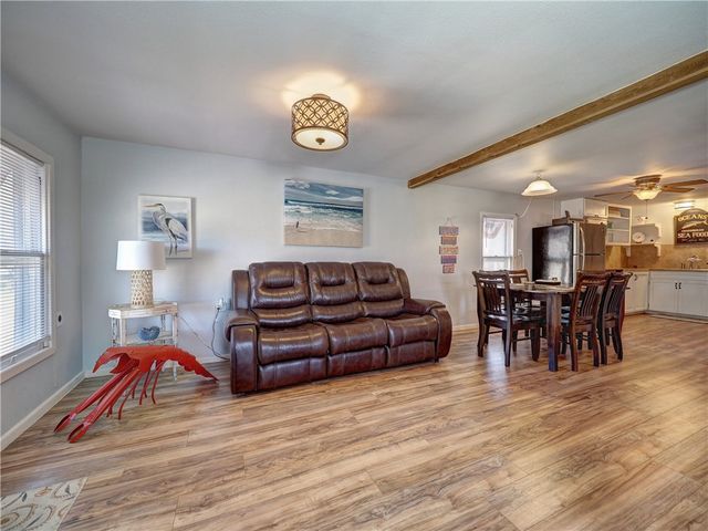 1139 S Houston St, Aransas Pass, TX 78336