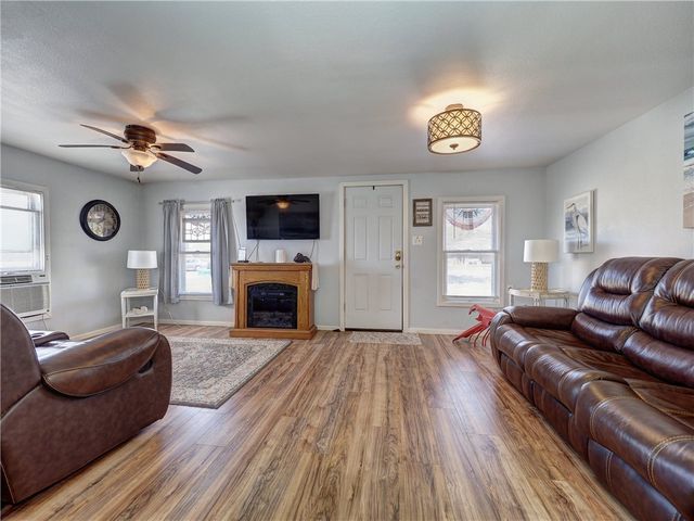 1139 S Houston St, Aransas Pass, TX 78336