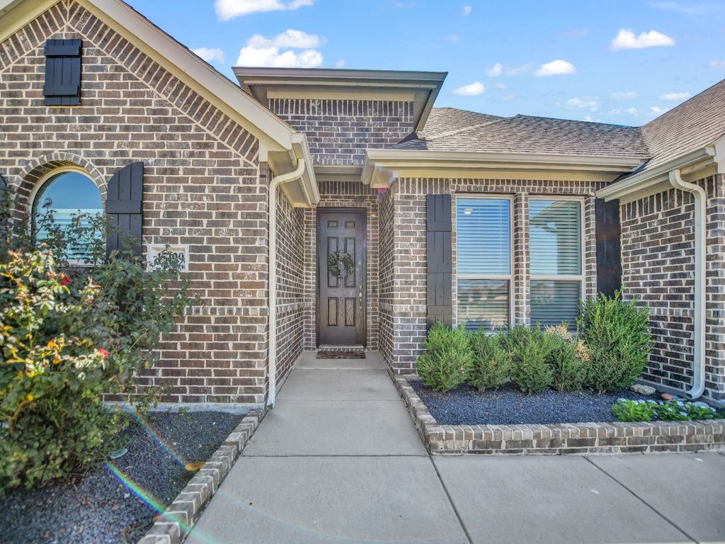 15129 Fleet Hill Road, Weatherford, TX 76008