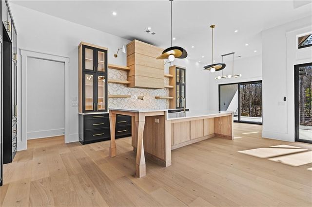 6996 Deaton Henry Road, Flowery Branch, GA 30542