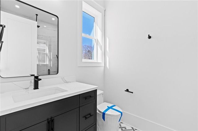 6996 Deaton Henry Road, Flowery Branch, GA 30542