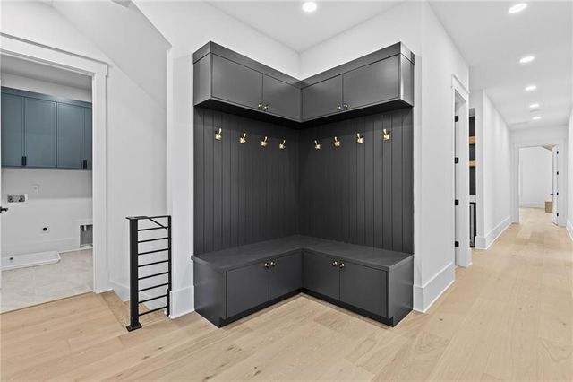 6996 Deaton Henry Road, Flowery Branch, GA 30542