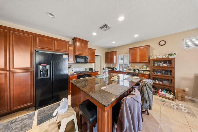 1320 Camilla St, Manteca, CA 95337