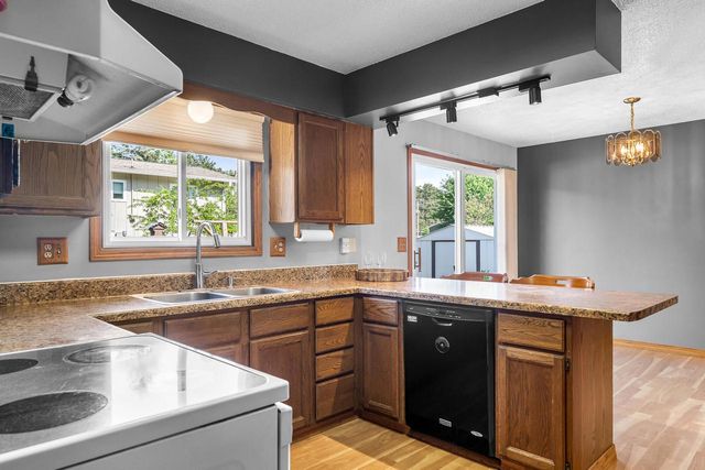 1527 Holley STREET, Holmen, WI 54636